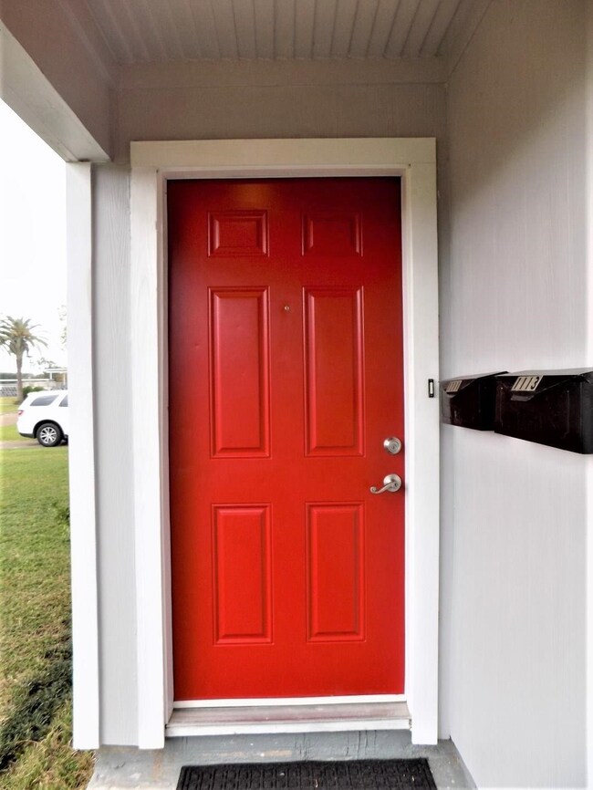 1111 3rd Ave N unit 1111, Texas City, TX 77590 - photo 2