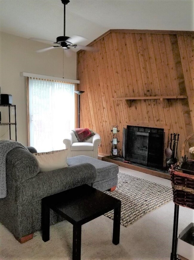 1965 Navarone Dr, Naperville, IL 60565 - photo 2