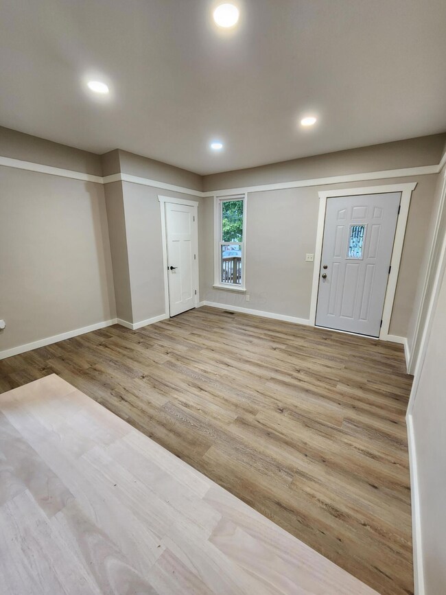 448 N 6th St, Cambridge, OH 43725 - photo 6