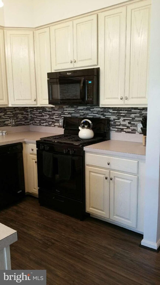 1804 Cedar Cove Way unit 5, Woodbridge, VA 22191 - photo 2