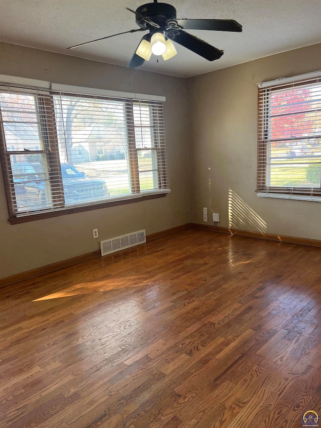912 SW Frazier Ave, Topeka, KS 66606 - photo 7