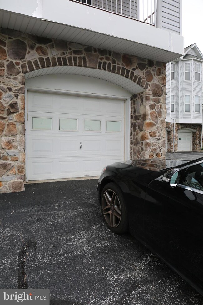 7434 Hindon Cir, Windsor Mill, MD 21244 - photo 2