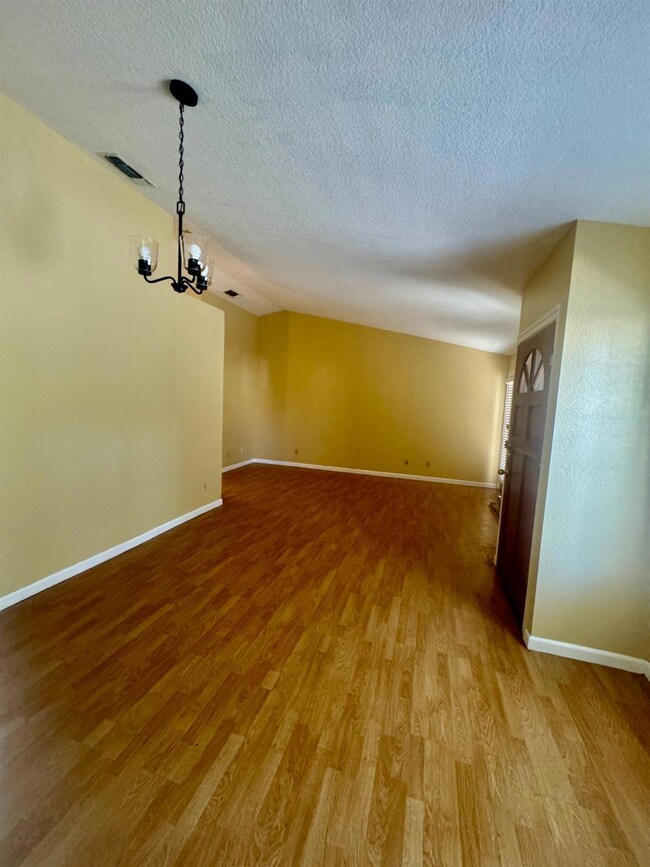 461 E Alluvial Ave unit 106, Fresno, CA 93720 - photo 5