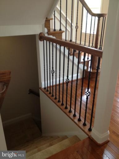 8629 Changing Leaf Terrace unit 29, Bristow, VA 20136 - photo 4