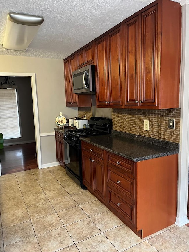 2740 Devonshire Place, Greenville, MS 38701 - photo 4