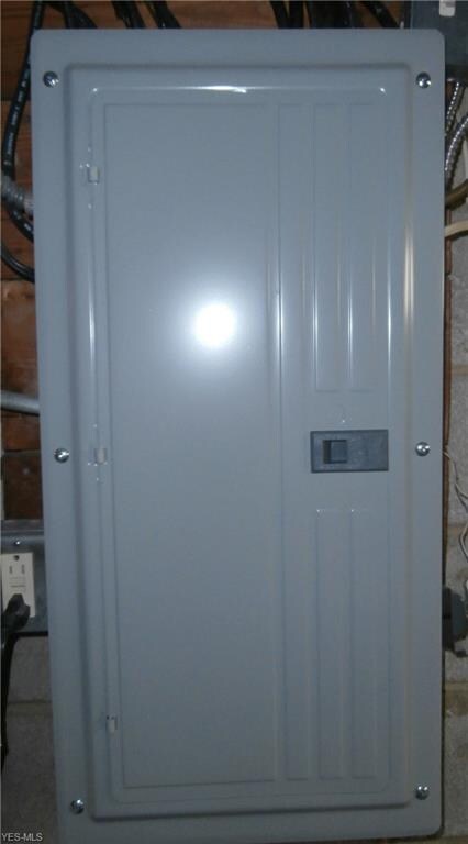 1662 Eldon Dr, Wickliffe, OH 44092 - photo 3