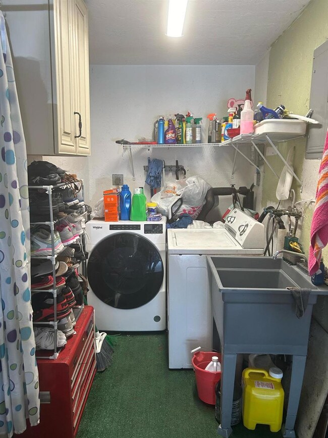 7001 NW 76th Ct, Tamarac, FL 33321 - photo 5