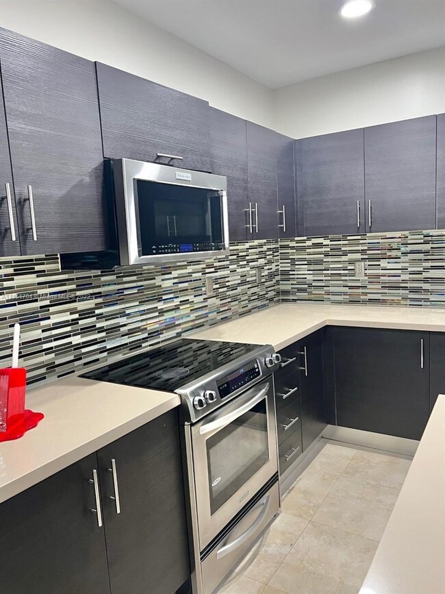 10375 NW 70th Ln unit 10375, Doral, FL 33178 - photo 6