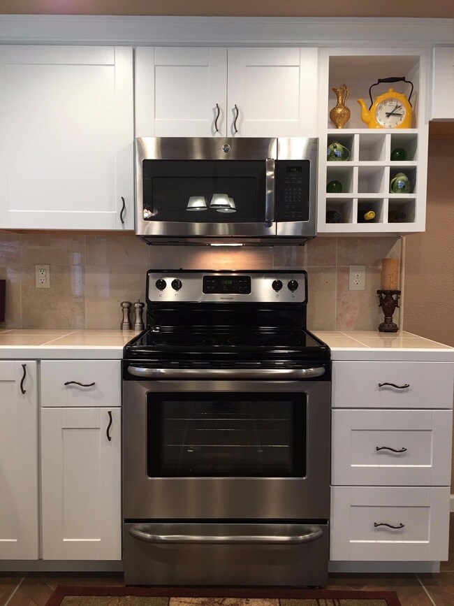 1217 Far West Ave unit 3, Central Point, OR 97502 - photo 5