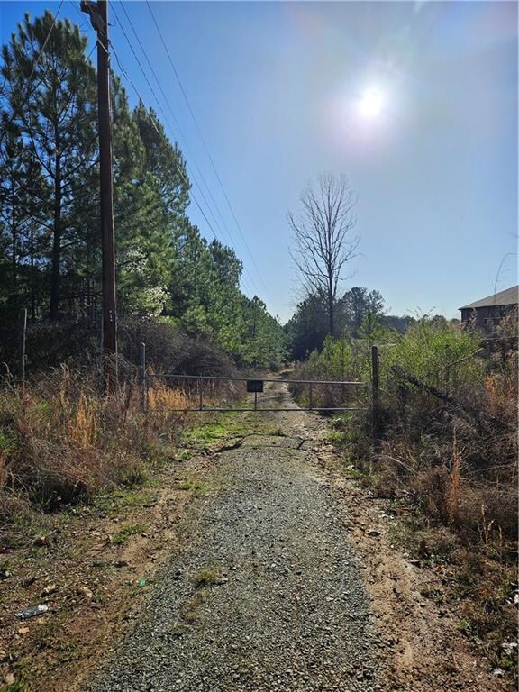 Private road to land
