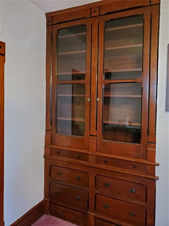 Built In Hutch