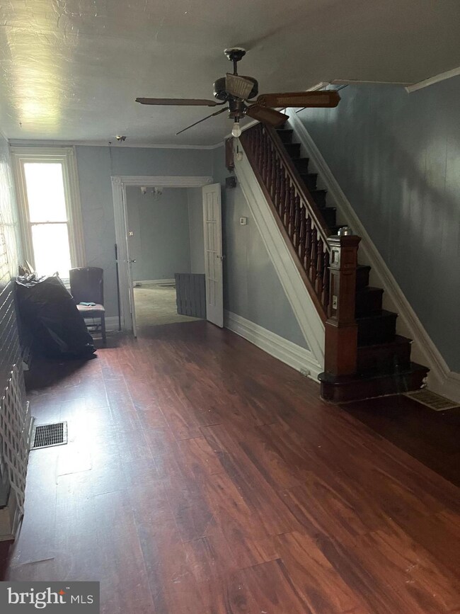 1143 Buttonwood St, Reading, PA 19604 - photo 4