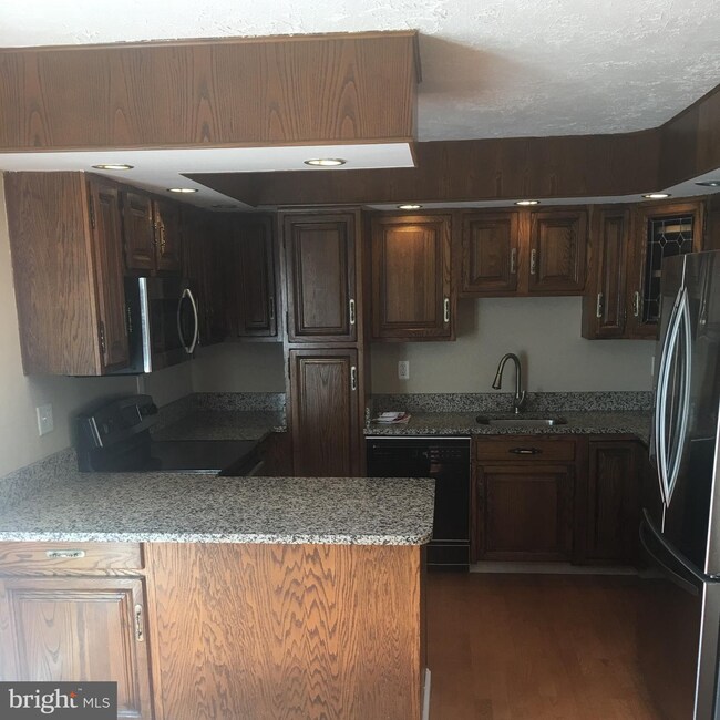 1427 Harford Square Dr, Edgewood, MD 21040 - photo 3