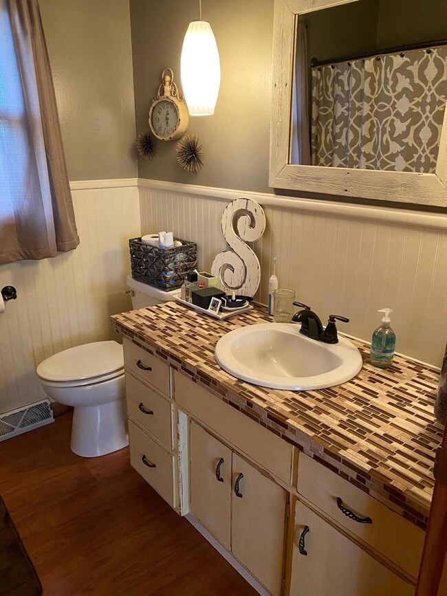 Main-Bathroom