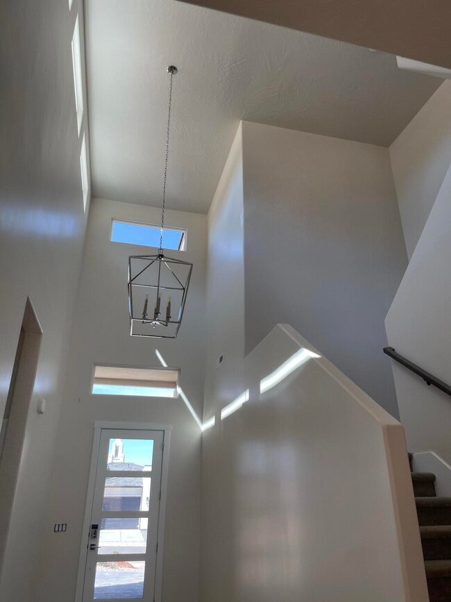 Entry Ceiling