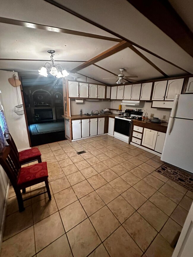 Kitchen/Dining