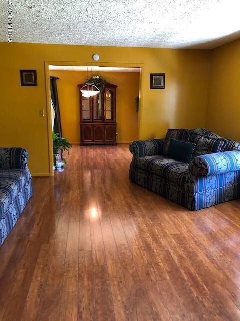 139 Spencer hill living & dining
