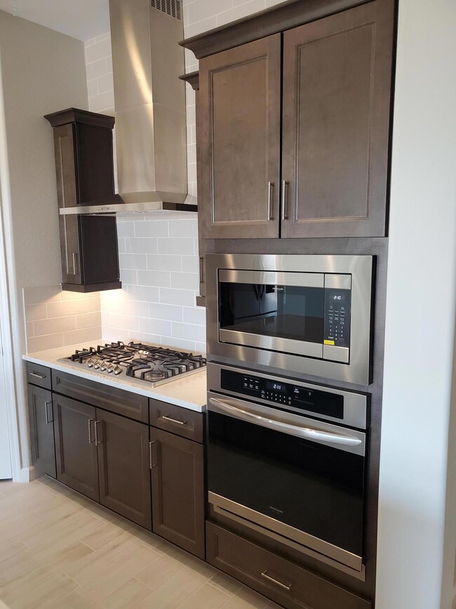 Lot 78 Kitchen4
