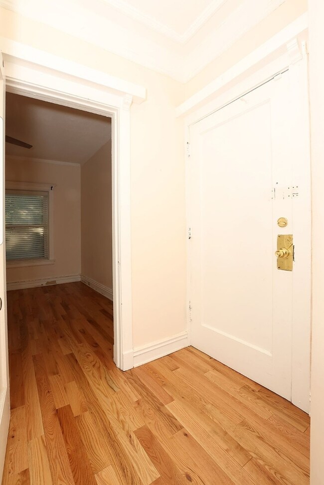 5107 S Ingleside Ave unit 3, Chicago, IL 60615 - photo 4