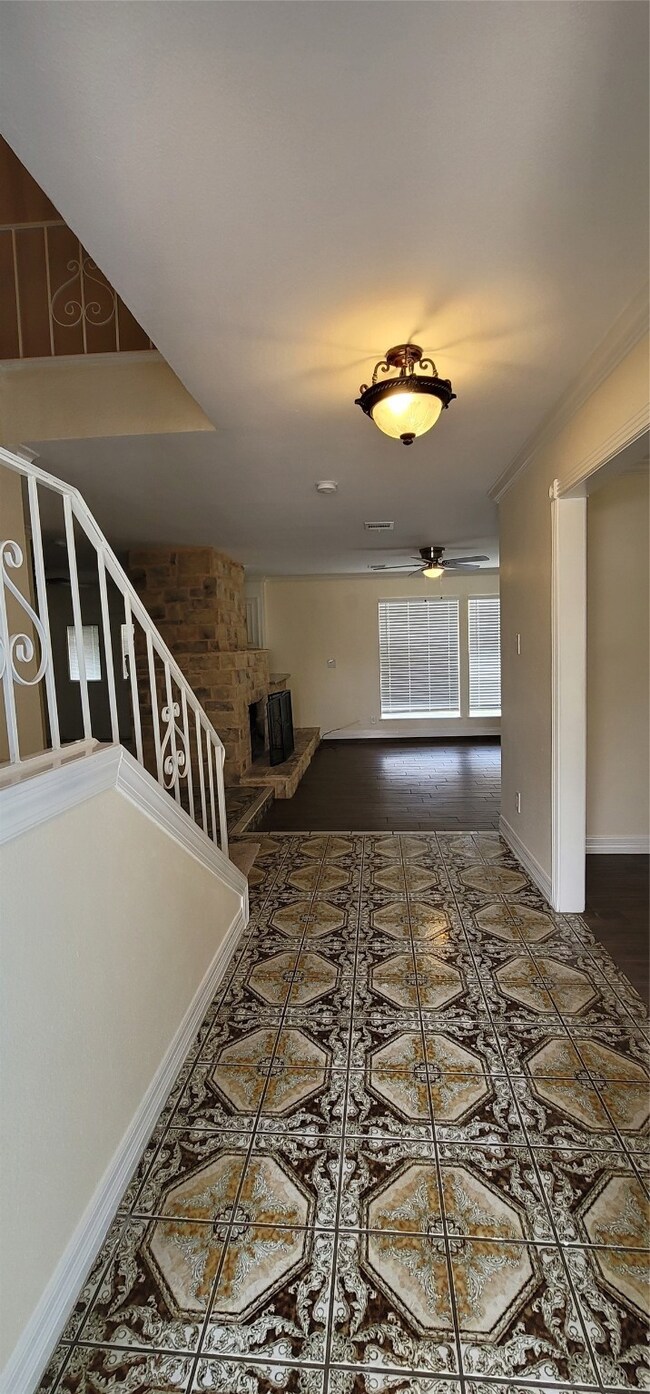 7003 Bent Branch Dr, Houston, TX 77088 - photo 3