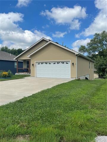 1009 N 4th St, Lansing, KS 66043 - photo 2