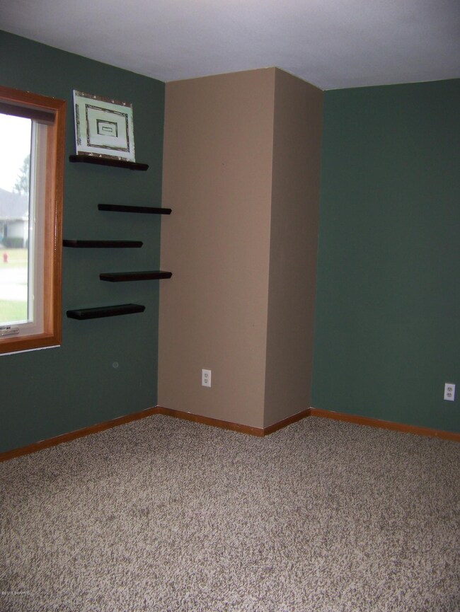 6518 Kingtree Dr SW, Byron Center, MI 49315 - photo 5