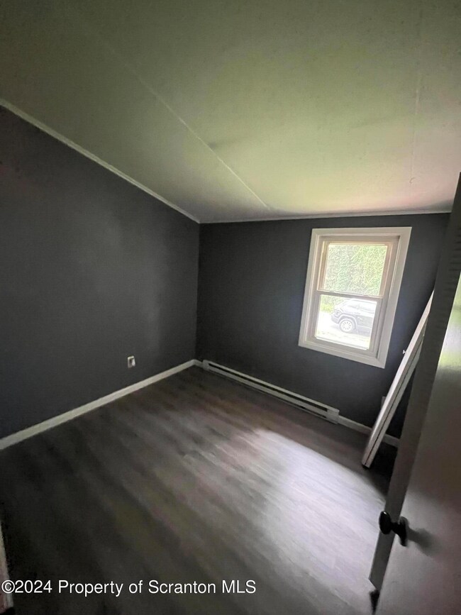 7 Bruno Dr, Throop, PA 18512 - photo 6