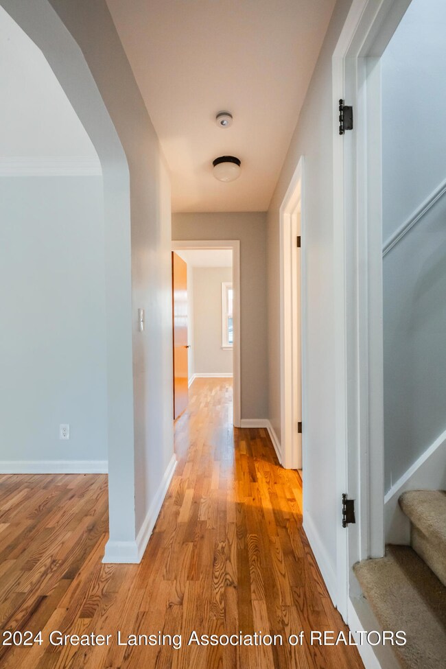 1517 Shubel Ave, Lansing, MI 48910 - photo 7