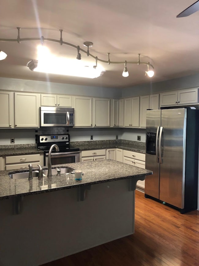 300 Woodland Dr, Shelbyville, TN 37160 - photo 6