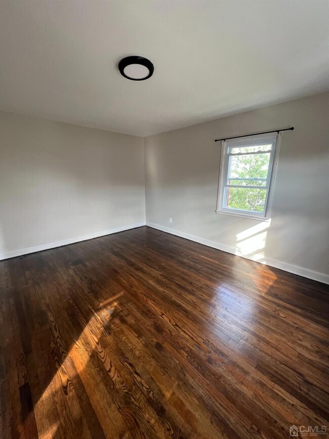 1087 Rahway Ave unit 2, Avenel, NJ 07001 - photo 3