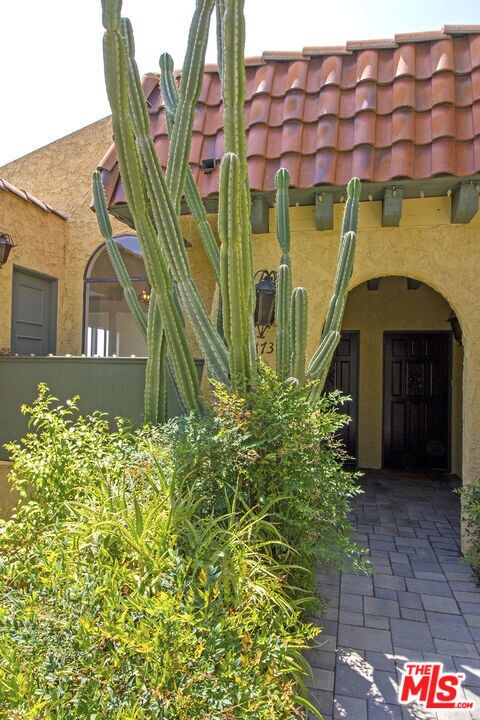 1735 N Dillon St, Los Angeles, CA 90026 - photo 6