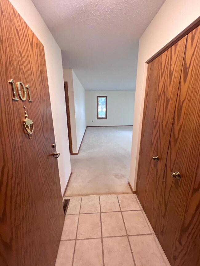 Property Photos-14.jpg