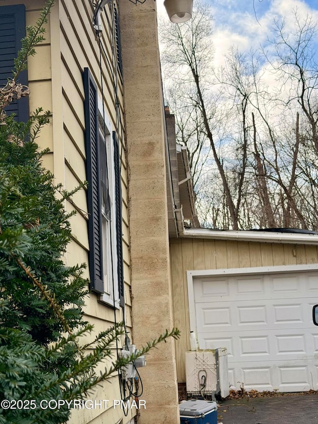 524 Independence Rd, East Stroudsburg, PA 18301 - photo 3