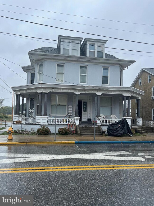 403 N Railroad St, Palmyra, PA 17078 - photo 2
