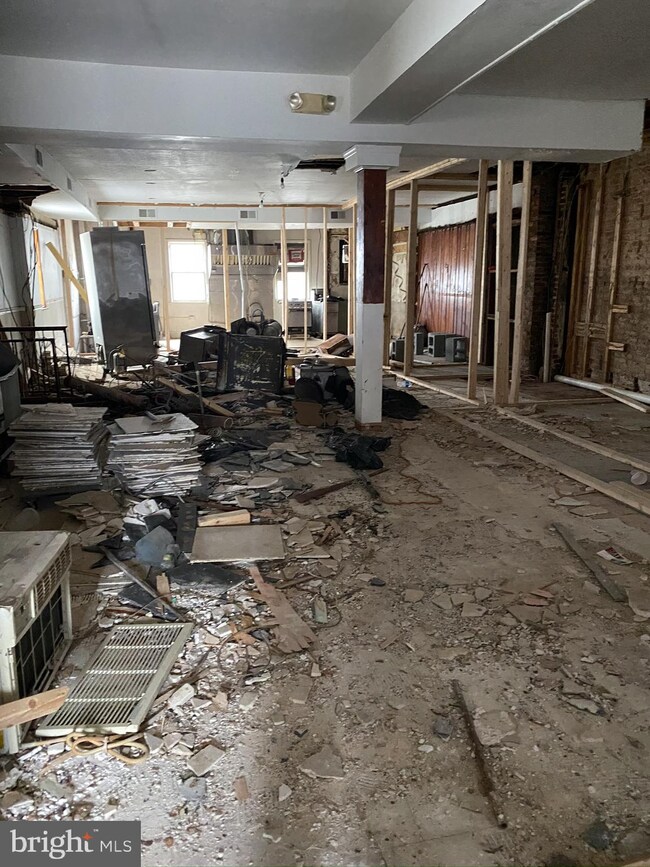 137 N Belnord Ave, Baltimore, MD 21224 - photo 2