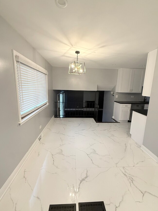 17125 Cregier Ave, South Holland, IL 60473 - photo 6