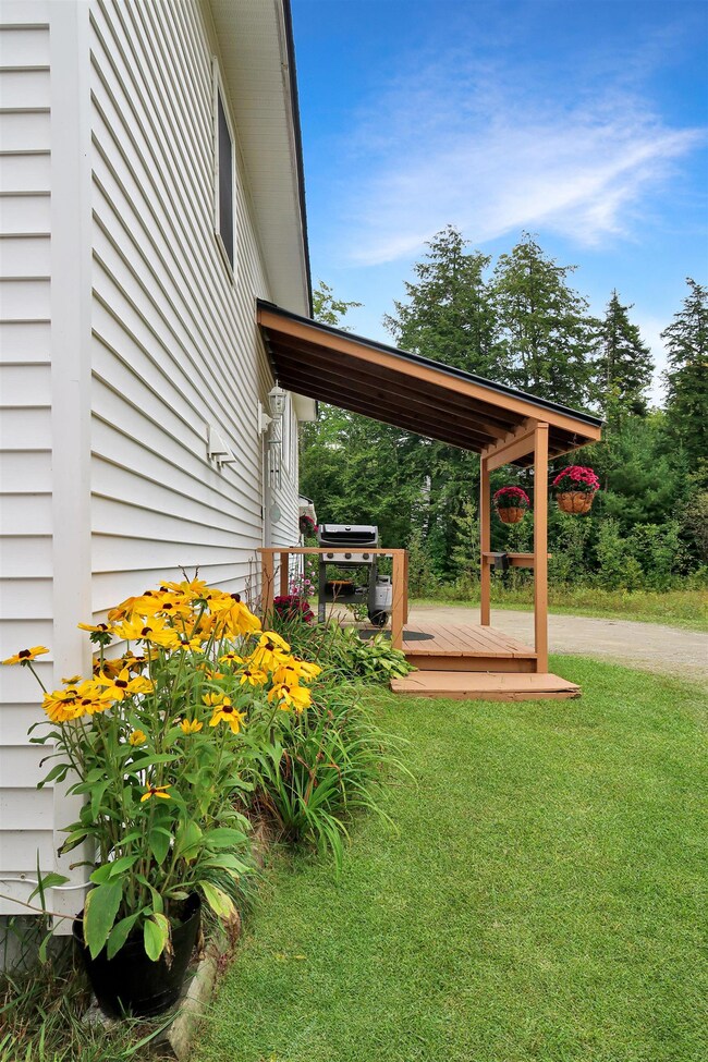 119 Turner St, Bethlehem, NH 03574 - photo 3