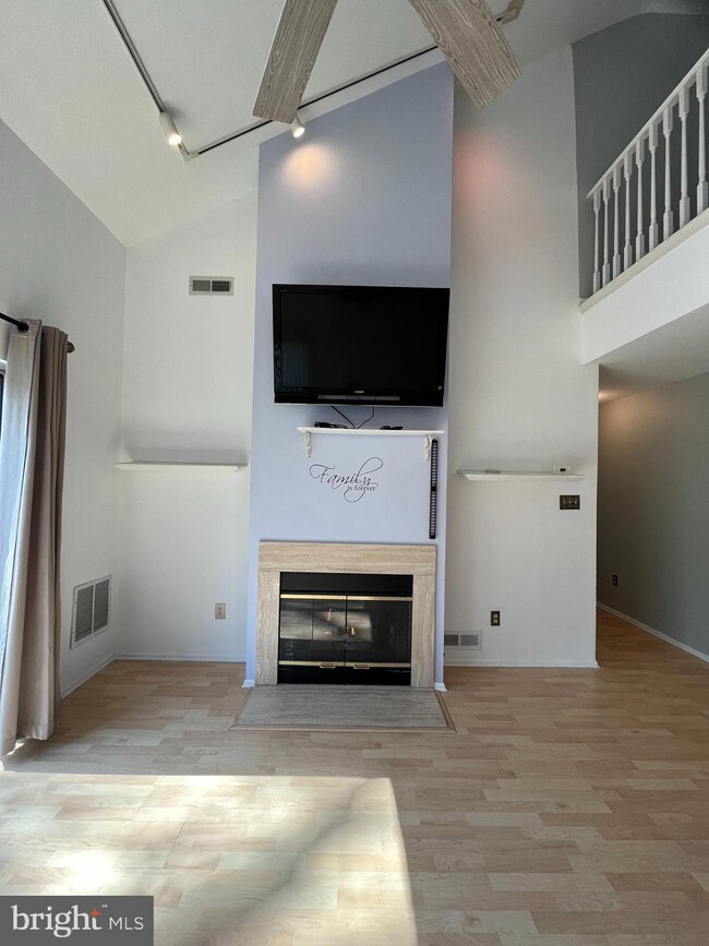 1404 Squirrel Rd unit 1404, Marlton, NJ 08053 - photo 5