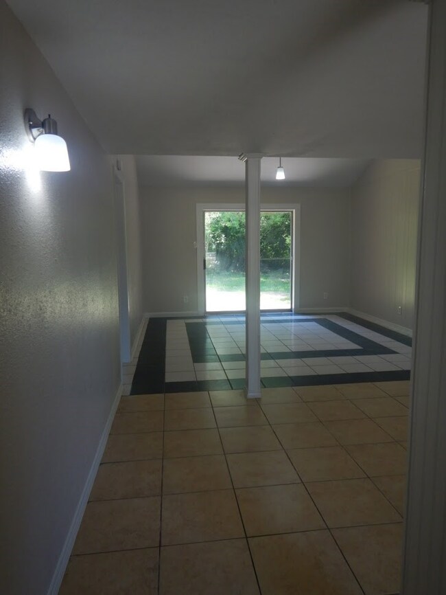 10502 Saber Ct, Houston, TX 77038 - photo 4