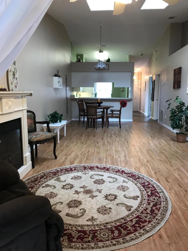 Living Room/dining