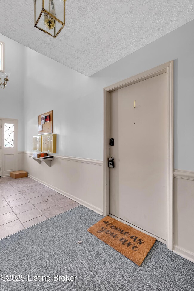 8 Dupont Way unit 1, Louisville, KY 40207 - photo 5