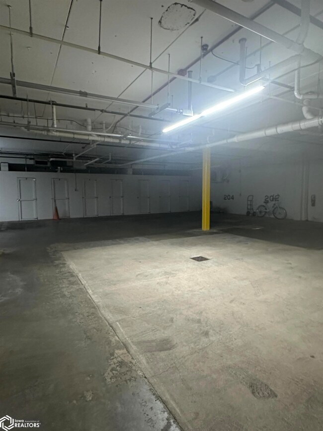 110 Rocksylvania Ave, Iowa Falls, IA 50126 - photo 7