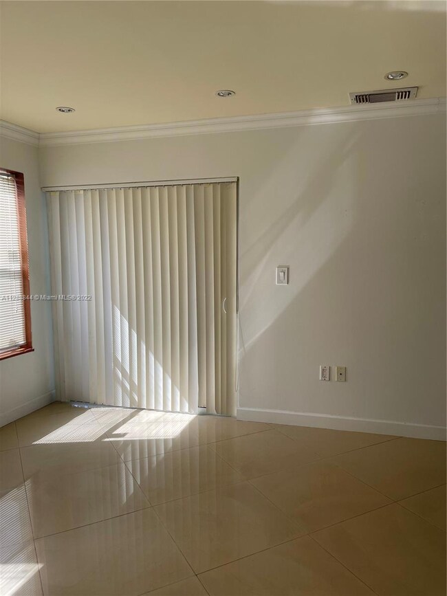 17565 NW 67th Place unit A, Hialeah, FL 33015 - photo 5