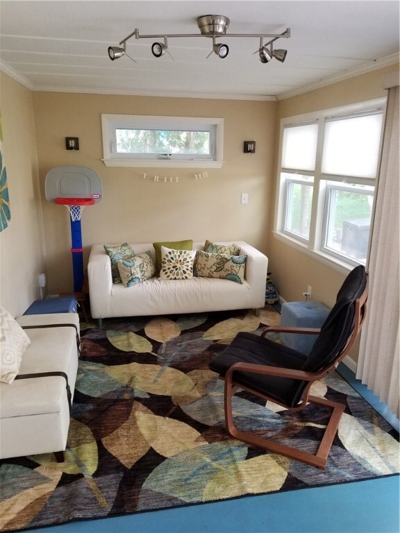 68 Mount View Dr, Cranston, RI 02920 - photo 4