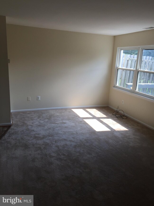 9611 Axehead Ct, Randallstown, MD 21133 - photo 5