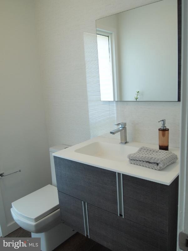 909 Twin Oaks Dr, Potomac, MD 20854 - photo 6