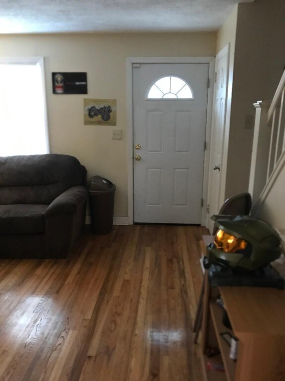 248 Pheland St unit 1, Springfield, MA 01109 - photo 3