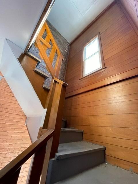 2038 Davis Ave, Whiting, IN 46394 - photo 4