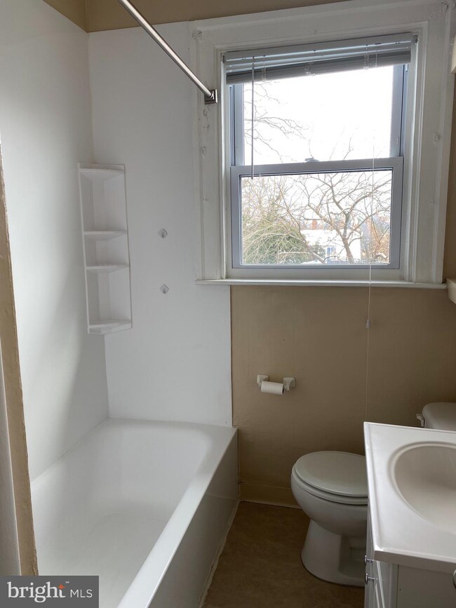 3 Saint Timothys Ln, Catonsville, MD 21228 - photo 5