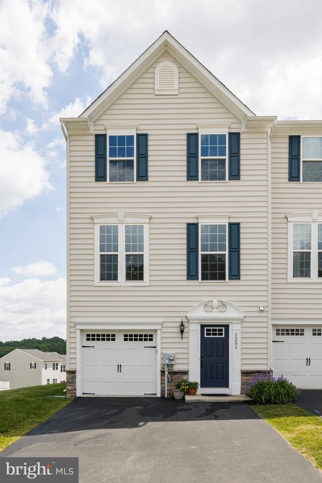 1251 Goldenrod Dr, Downingtown, PA 19335 - photo 2